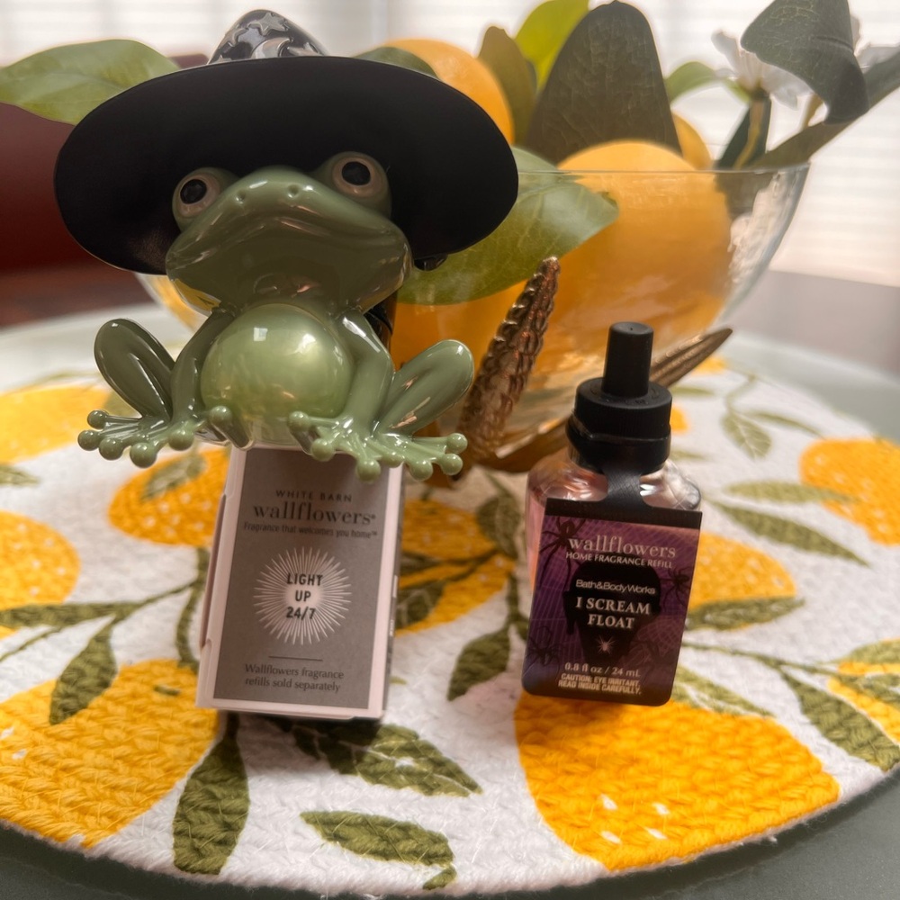 Bath & Body Works Frog Witch Wallflower w/I Scream Float Fragrance Refill NWT